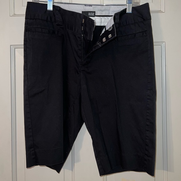 a.n.a Pants - 🖤🖤 a.n.a. Black Bermuda capri - size 12 with stretch
